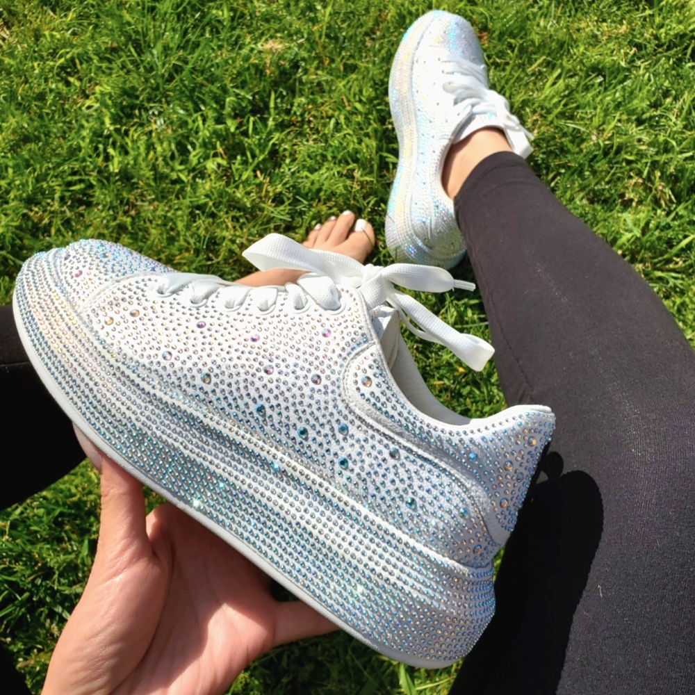 𝙇𝙖𝙨𝙩 6.5 & 7 💎🎥Diamond Embellished Platform Sneaker